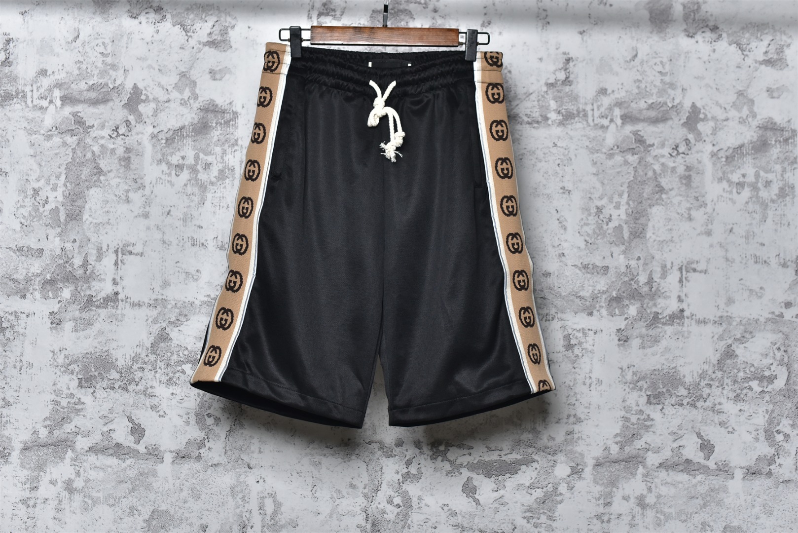 Gucci black reflective belt shorts