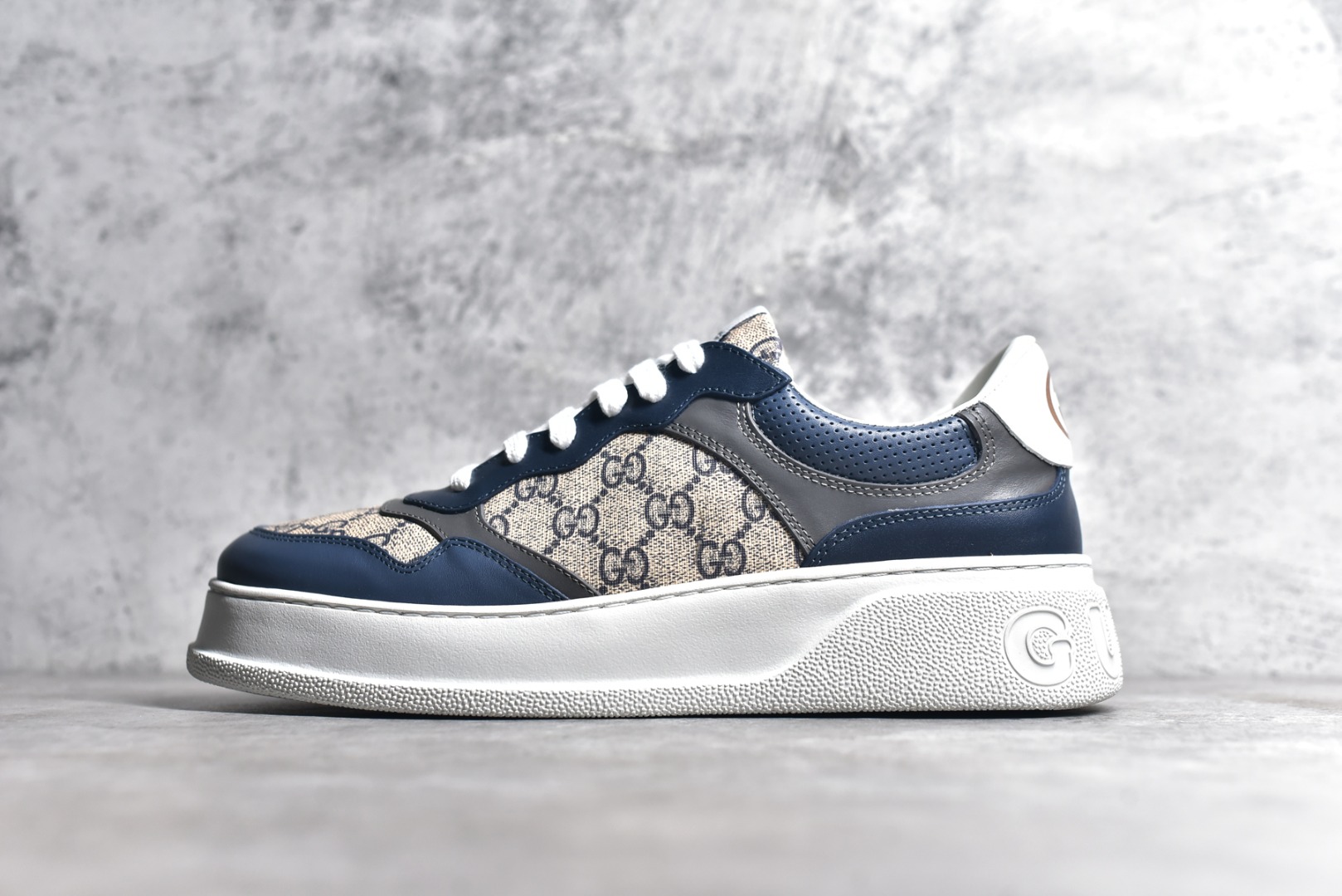 Gucci casual sneakers (blue)