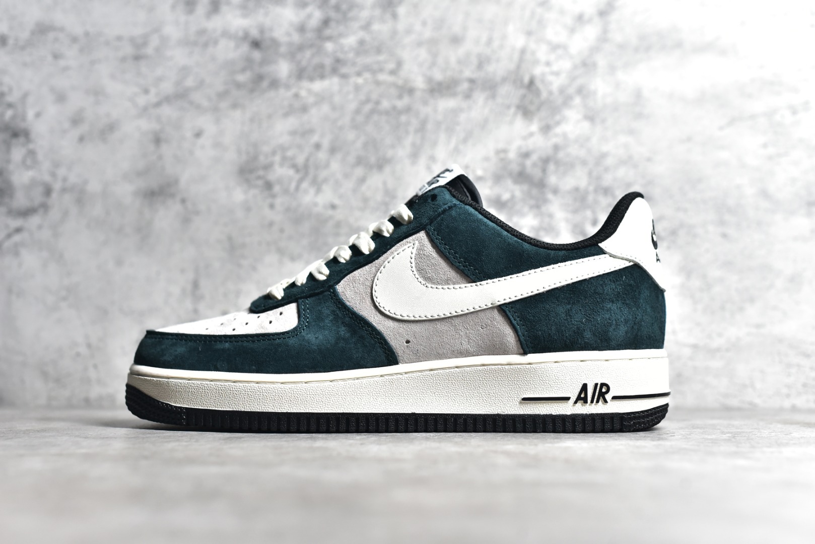 Air Force 1’07 Low Blue Suede Shoes